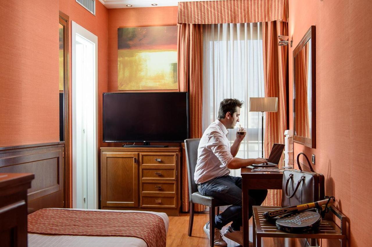 Grand Hotel Adriatico Floransa Dış mekan fotoğraf